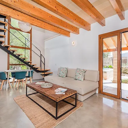 Cosy 2-bed With Pool, Villa Pollenca