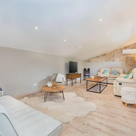 Cosy 2-bed With Pool, *