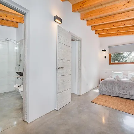 Cosy 2-bed With Pool, Villa *