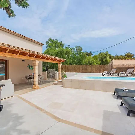 Cosy 2-bed With Pool, Villa